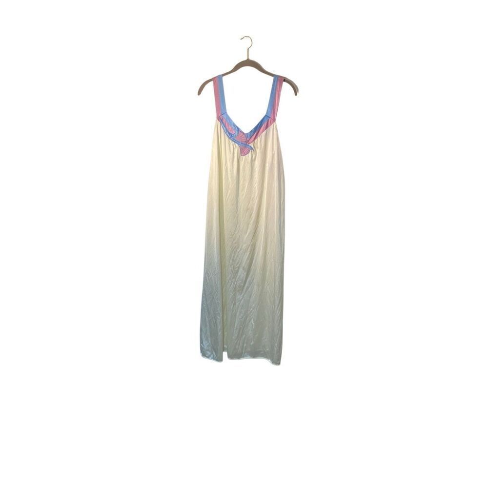 VTG Vanity Fair womans purple and blue seashell nightgown LP